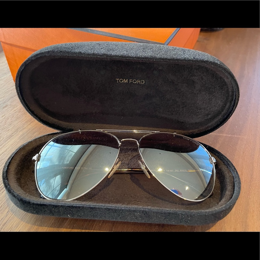 Tom Ford Aviators - Picture 5 of 7